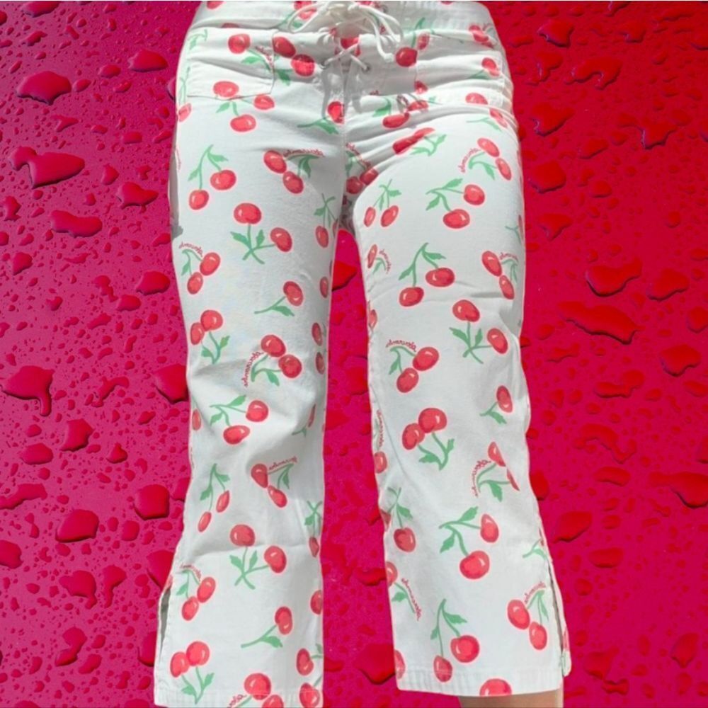 Abercrombie Y2K vintage cherry print‎ capri pants girls size 8